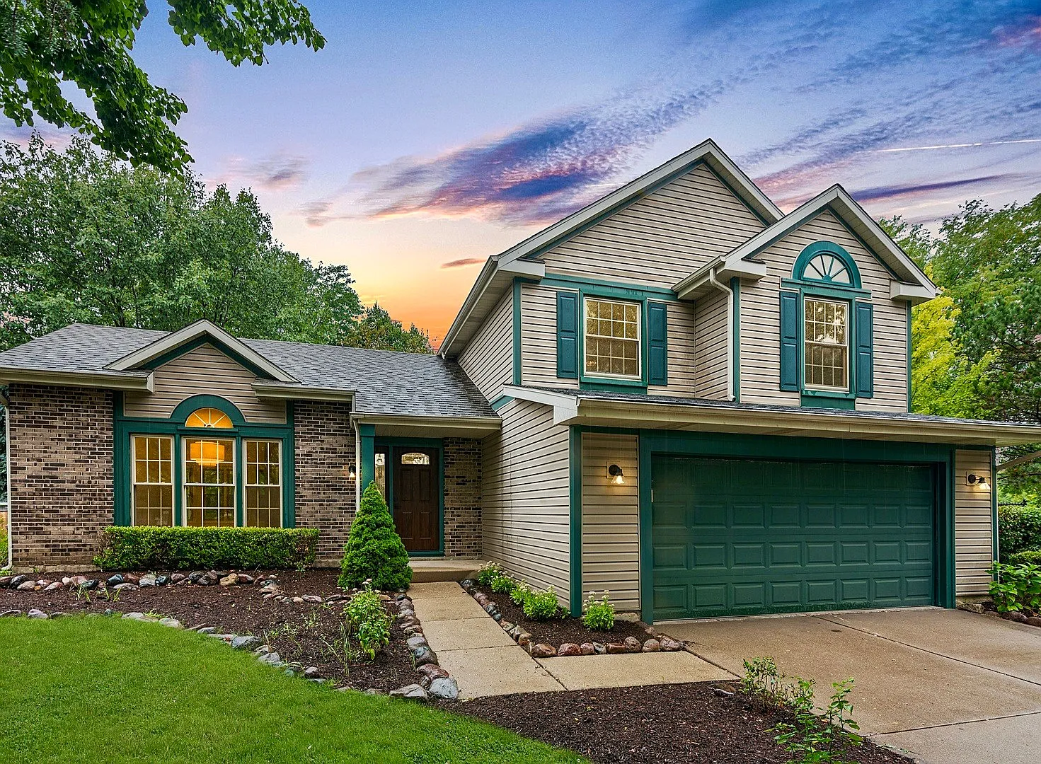 341 W Bristol Ct photo 1