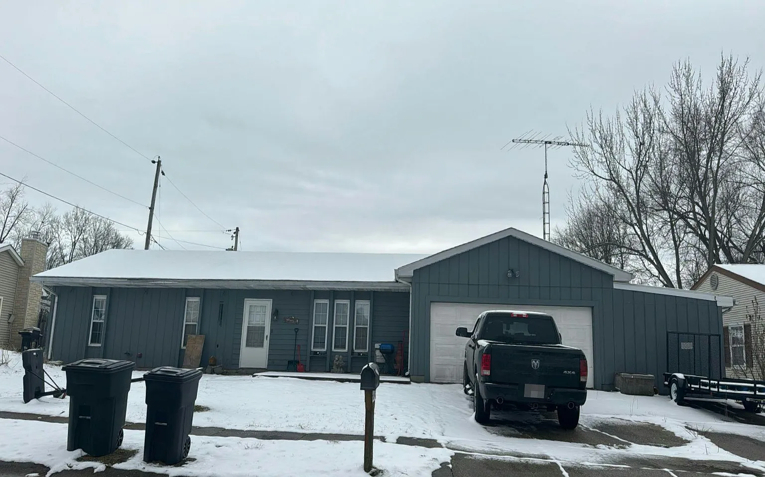 6847 Joseph Dr photo 1