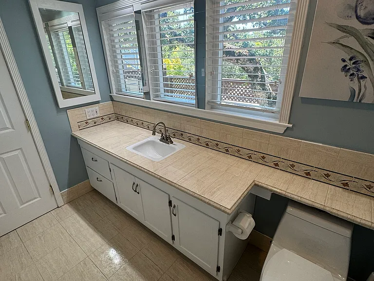 1912 Oak Knoll Dr — Photo 13