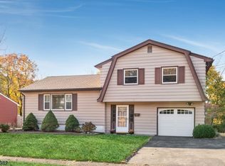 33 Crescent Rd, Wanaque, NJ 07465