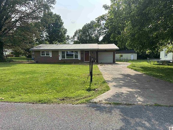 4th image of 651 Olive St