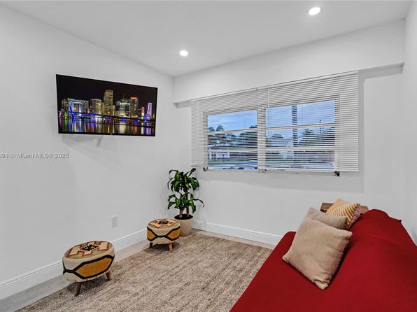 1165 SW 4th Ter #1