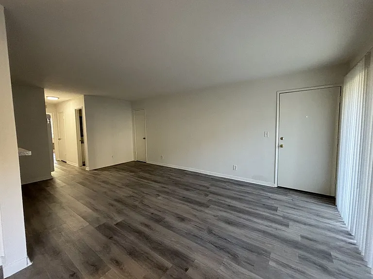 5245 Chesebro Rd — Photo 37