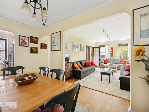 251 Seaman Avenue image 1 of 11