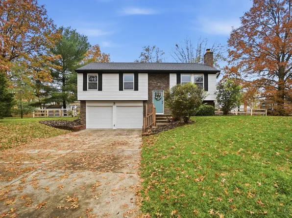 9031 Fields Dr, Mason, OH 45040