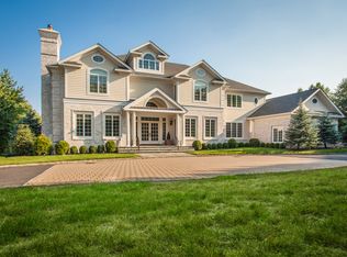 5 Knightsbridge Manor Rd, Purchase, NY 10577