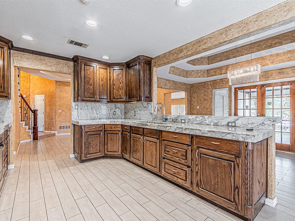 25th image of 8801 Sylvan Ct