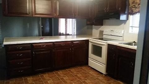 4th image of 140 W Magnolia Ave