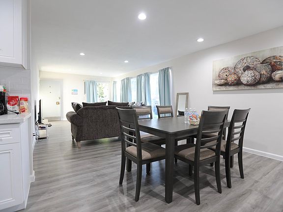 3rd image of 226 S Gale Dr #101