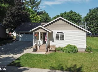 1325 River St, Iowa Falls, IA 50126