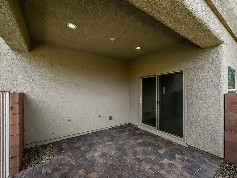 9655 Vega Carpio Ave — Photo 17
