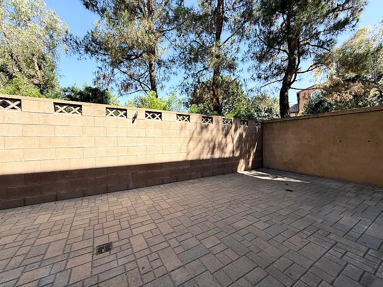 150 Pathway — Photo 14