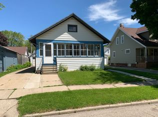 1502 73rd St, Kenosha, WI 53143