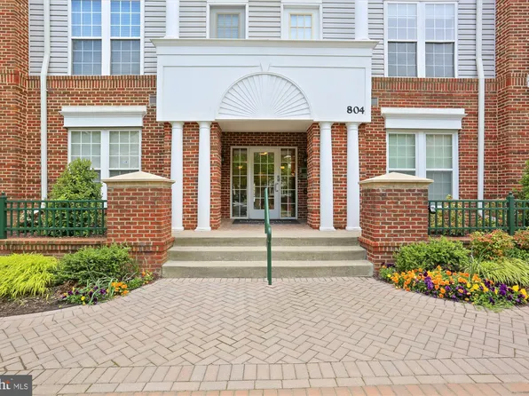 804 Grand Champion Dr #10-203, Rockville, MD 20850