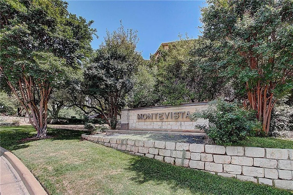 1 bed, 1.0 bath, 706 sqft, $1,300 — Photo 4