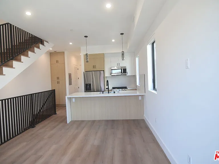 4543 Tujunga Ave — Photo 4