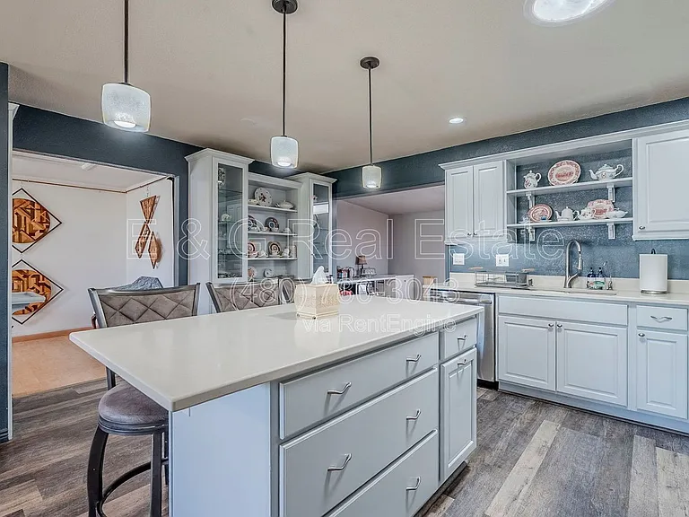 1022 W Apollo Ave — Photo 37
