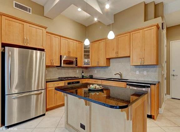 5th image of 1101 Walnut St Unit 1802