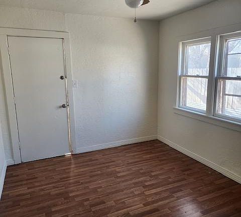 5th image of 500 S Ave E