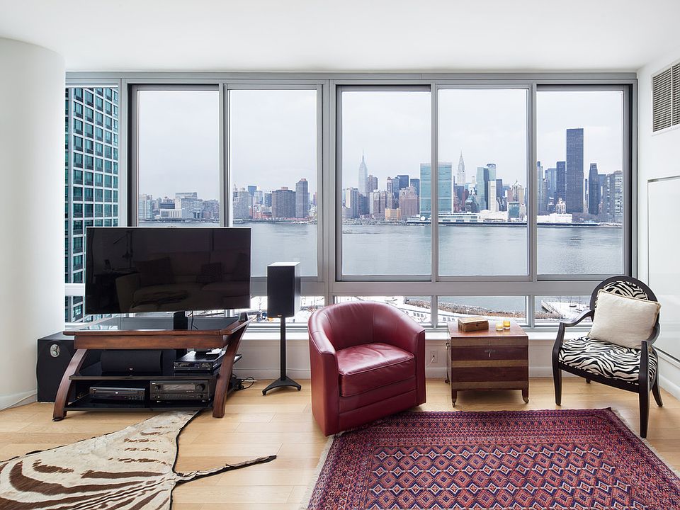1st image of 4630 Center Blvd APT 1111