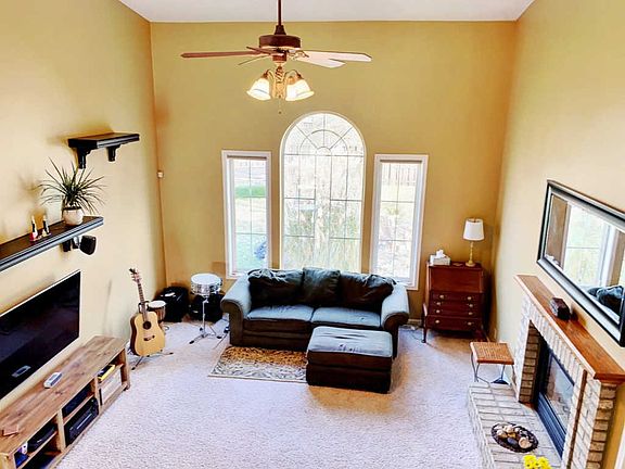 3rd image of 6055 Flintlock Dr