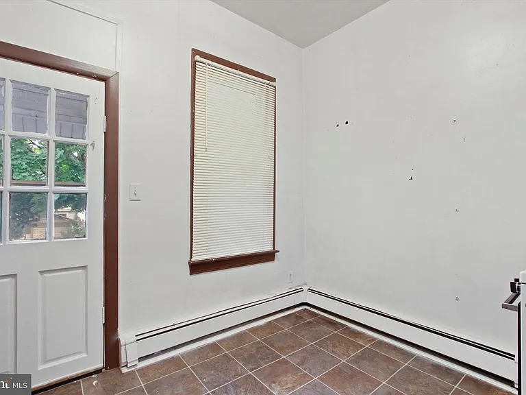 28 N Lehman St — Photo 9