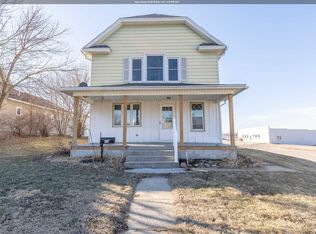 111 N 5th St, Mapleton, IA 51034