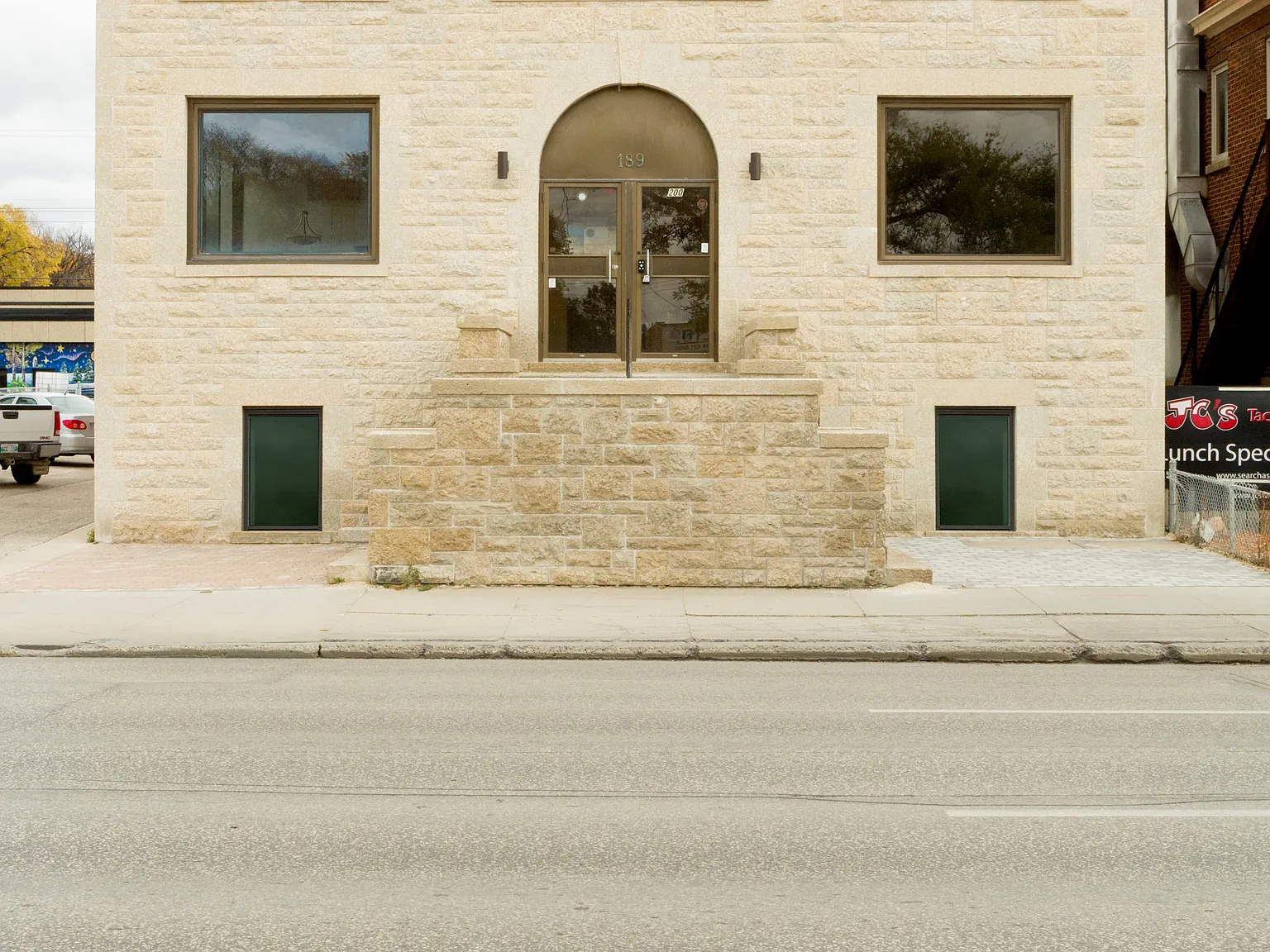 Elmwood Building — Photo 2