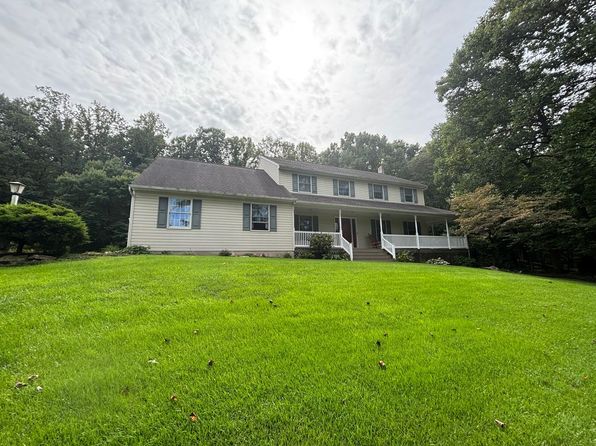 750 Homestead Ln