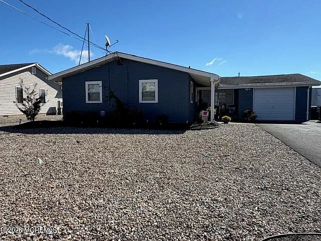 3 bed, 1042 sqft, $3,500 — Photo 3