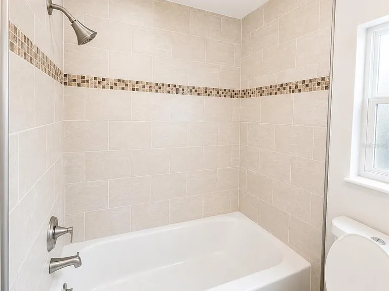 616 Ellendale Dr — Photo 10