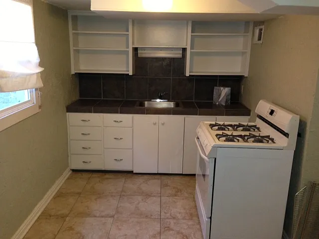 1 bed, 800 sqft, $1,250 — Photo 2