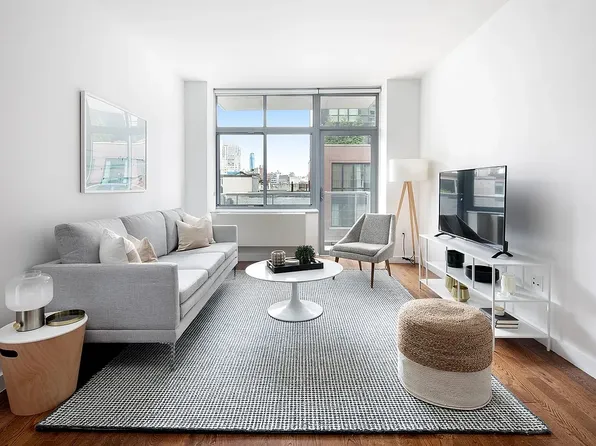 260 West 26th Street image 1 of 11