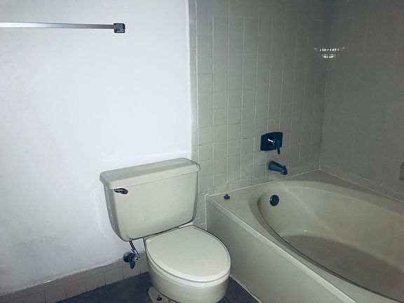 4th image of 540 NW 214th St APT 202