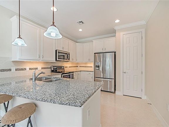3rd image of 7985 Helena Ct