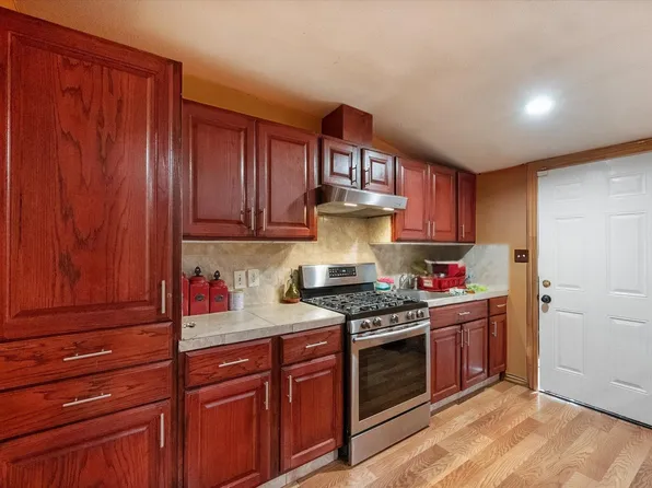 1017 S Newark Ave, Fort Worth, TX 76105