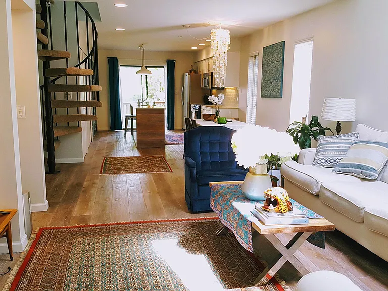 799 Emmons Ave — Photo 3