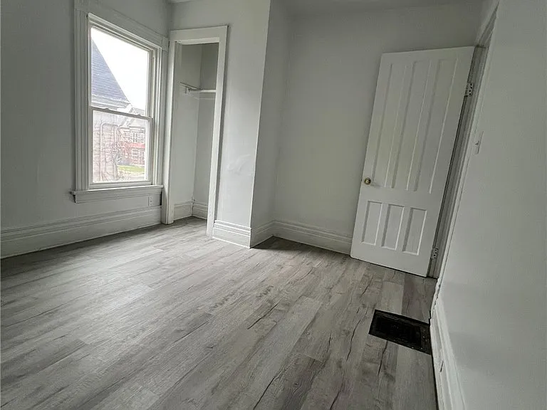229 Kellogg St — Photo 14