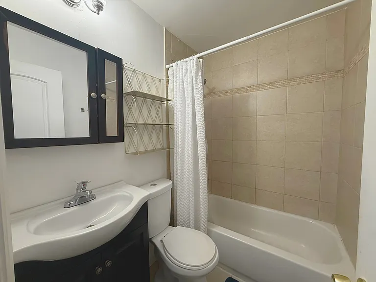 196 Meucci Ave — Photo 8