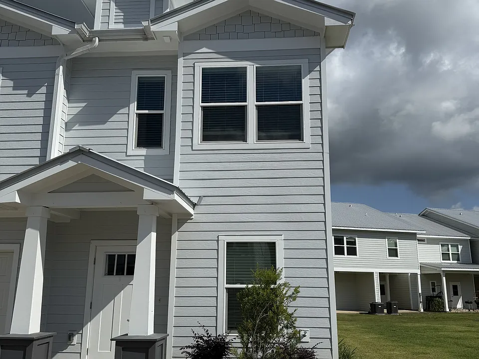 202 Date Palm Ln #1