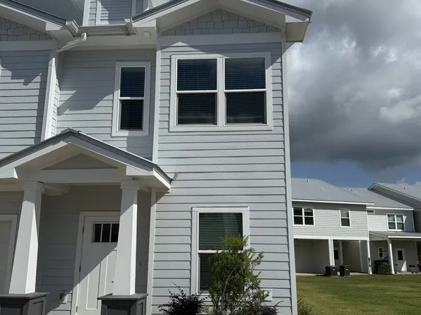 202 Date Palm Ln #1, Freeport, FL 32439