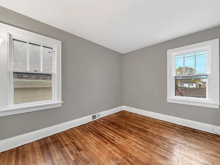57 Legion Dr #UPPER — Photo 9