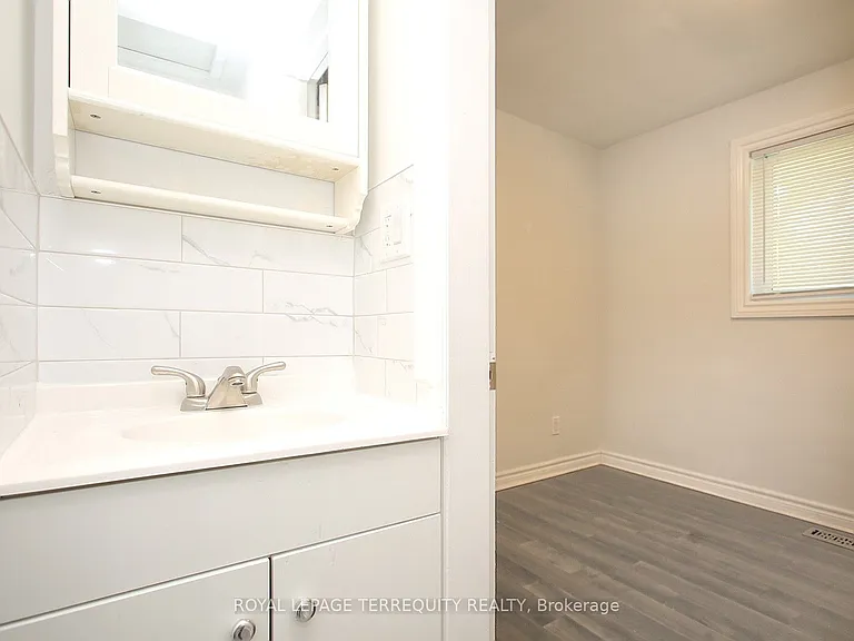 1 Barnes Cres — Photo 21