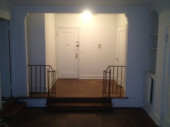 4th image of 660 Walton Ave #4E
