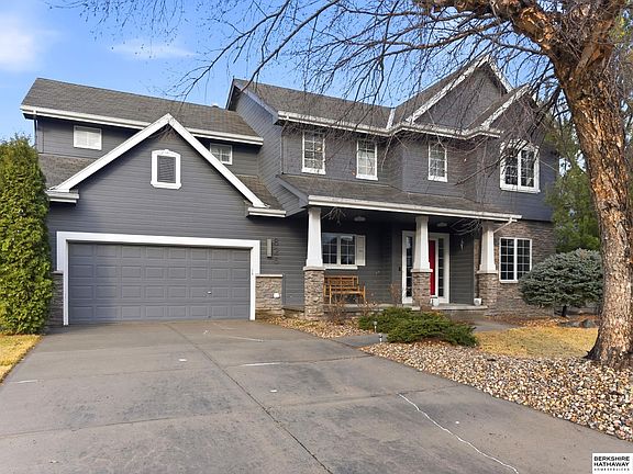 2nd image of 826 S 190th Ave