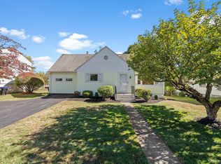 43 Woodland Ave, Poughkeepsie, NY 12603