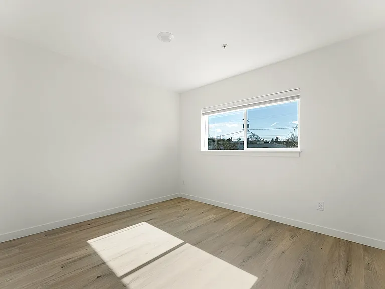 1820 NE Davis St #105 — Photo 23