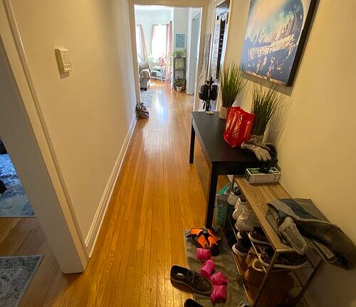 3rd image of 1703 W Catalpa Ave #2E