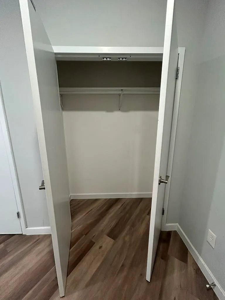 1 bed, $1,963 — Photo 4