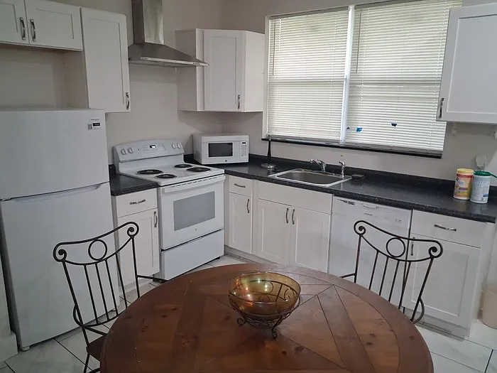 3408 Douglas St #2A — Photo 15